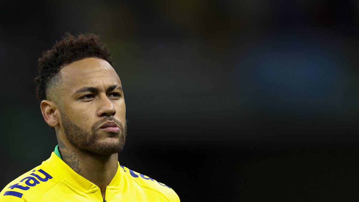 Einen Vollzug gibt es noch nicht - und die Verhandlungen gestalten sich wohl schwierig. Wie "Le Parisien" berichtet, sind Barca-Präsident Josep Bartomeu & Co. offen auf Paris zugegangen und haben Interesse an Neymar hinterlegt - doch die PSG-Bosse reagierten dem Bericht zufolge wenig begeistert