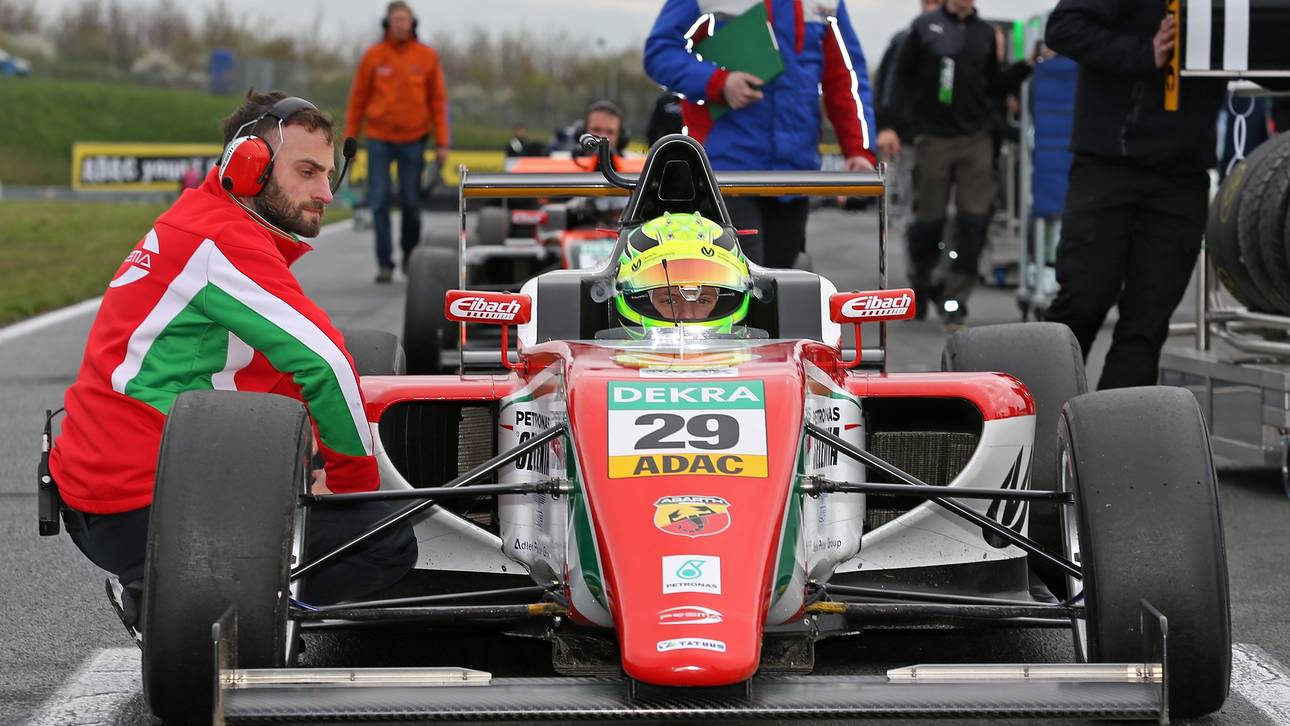 Schumacher verpasst Pole deutlich