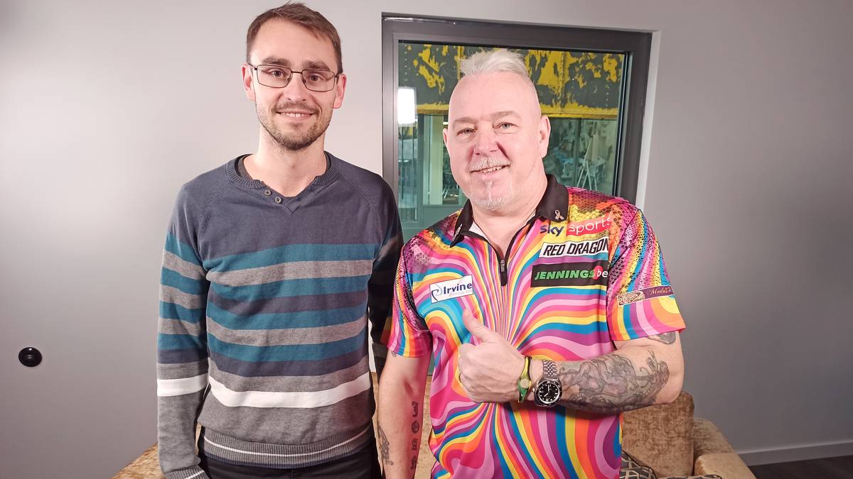 SPORT1-Redakteur Stefan Junold traf Peter Wright beim German Darts Grand Prix in München zum Interview