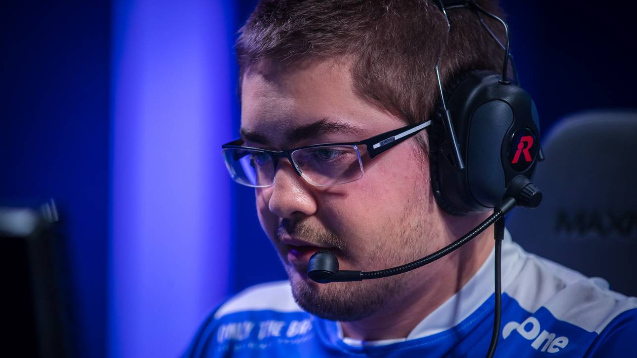 Wer wird Top-Laner bei Schalke?