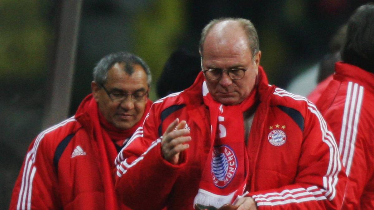 Doch schon Ende Januar 2007 flog Magath nach dem Pokal-Aus in Aachen und einem missglückten Rückrundenstart. Nach einem 0:0 gegen Bochum sahen sich die Bosse zum Handeln gezwungen
