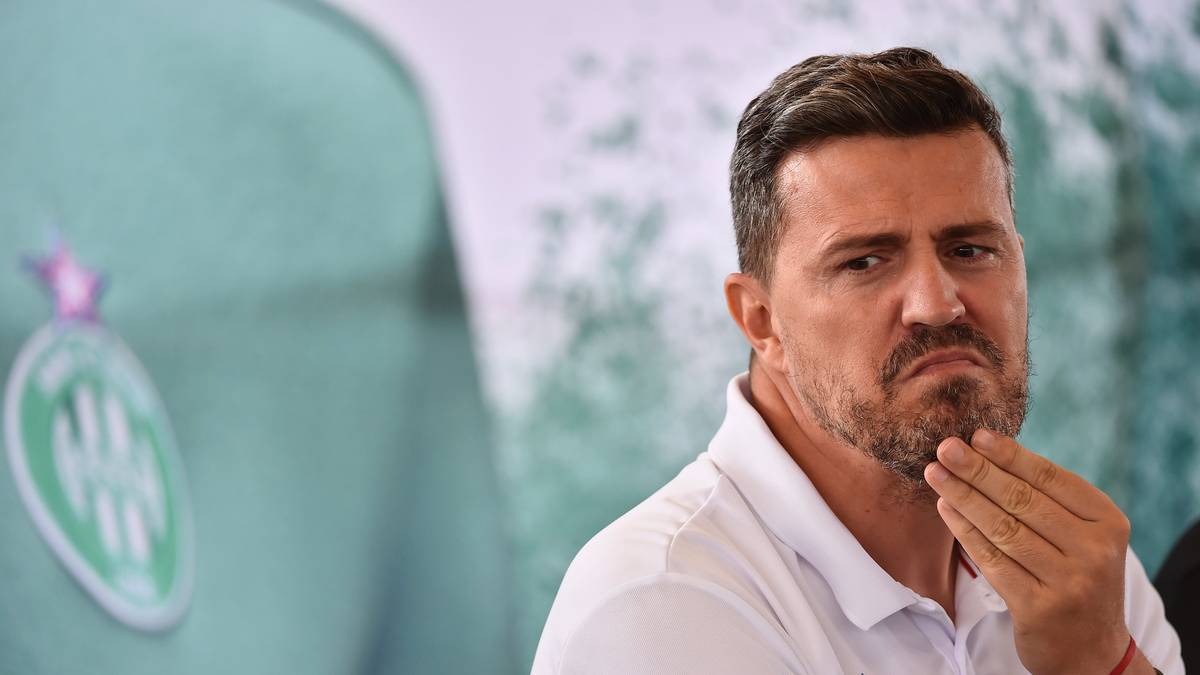 OSCAR GARCIA (44) leitet seit Sommer die sportlichen Geschicke bei AS Saint-Etienne. Zuvor gewann er in Diensten von Red Bull Salzburg zwei Meisterschaften in Folge, verließ den Verein jedoch am Ende der vergangenen Saison.