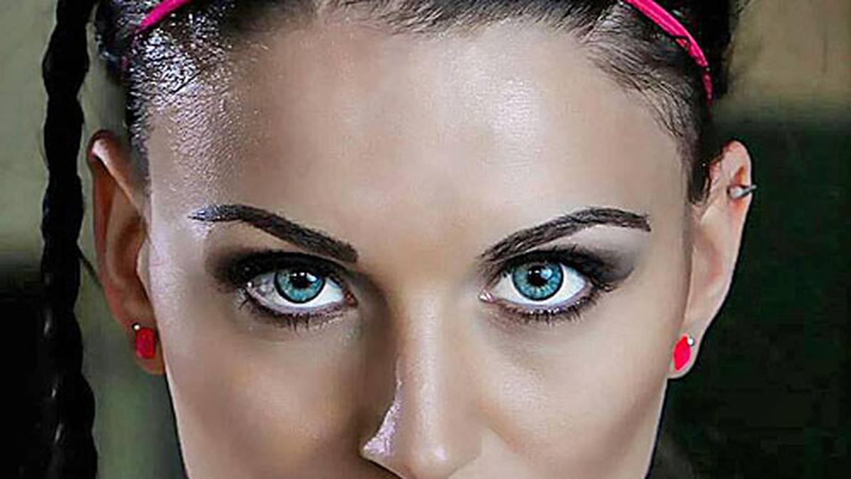 Ganz nah kommt hier Stefanie Karg. Die Mittelblockerin und passionierte Billardspielerin verdient ihr Geld in Tschechien (Copyright: facebook.com/stefanie.karg.50)