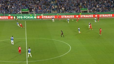 Eintracht Frankfurt steht nach einem konzentrierten Auftritt in der zweiten Pokalrunde. Gegen Zweitligist 1. FC Magdeburg feierte zudem Mario Götze seine Pflichtspiel-Premiere für die Hessen.