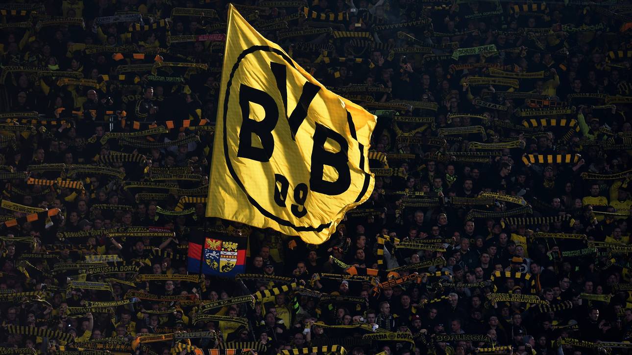 BVB mit Bierdeckeln gegen Rassismus