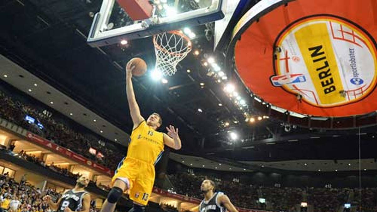 Aber so leicht lässt sich ALBA vor heimischem Publikum nicht abschütteln