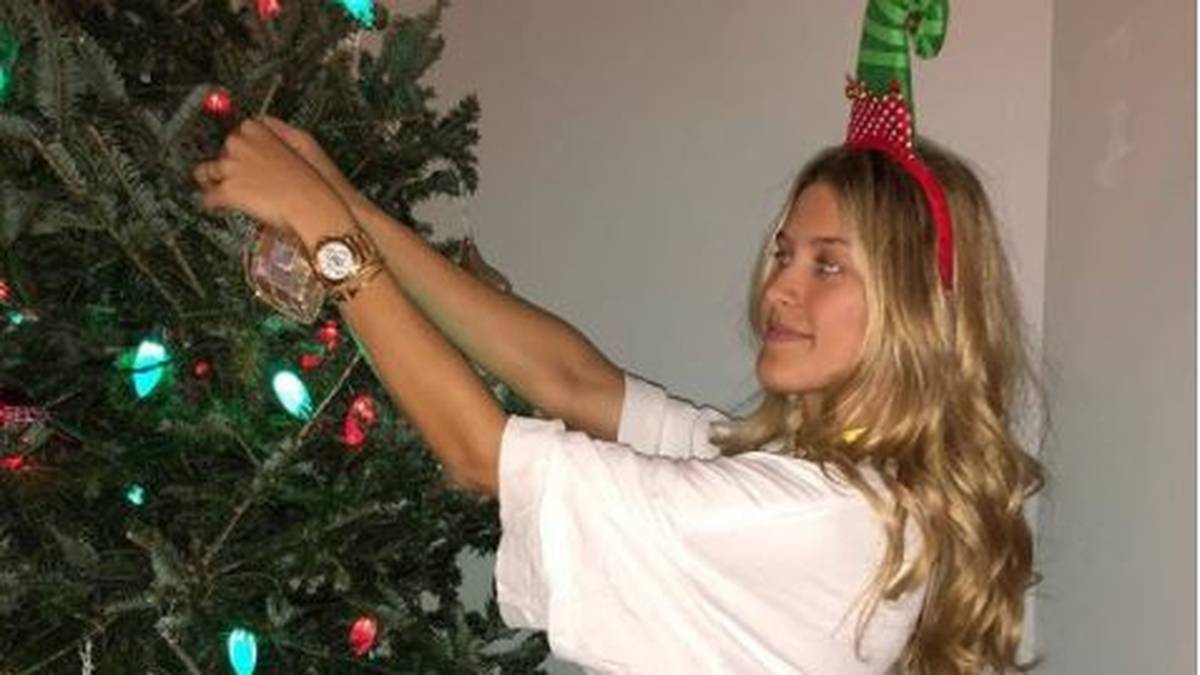 An Weihnachten muss Genie den Baum nicht alleine schmücken