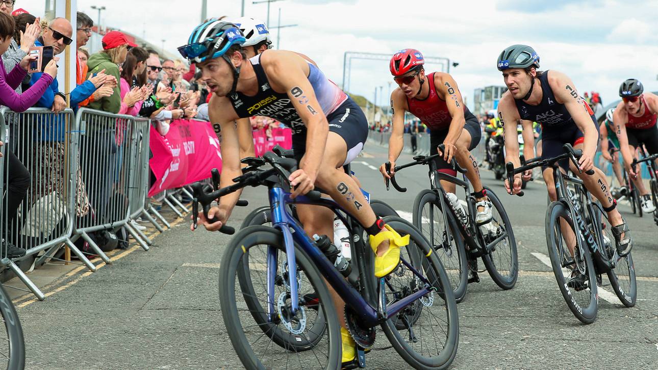 „Passiert, wenn man in Sch**** schwimmt“