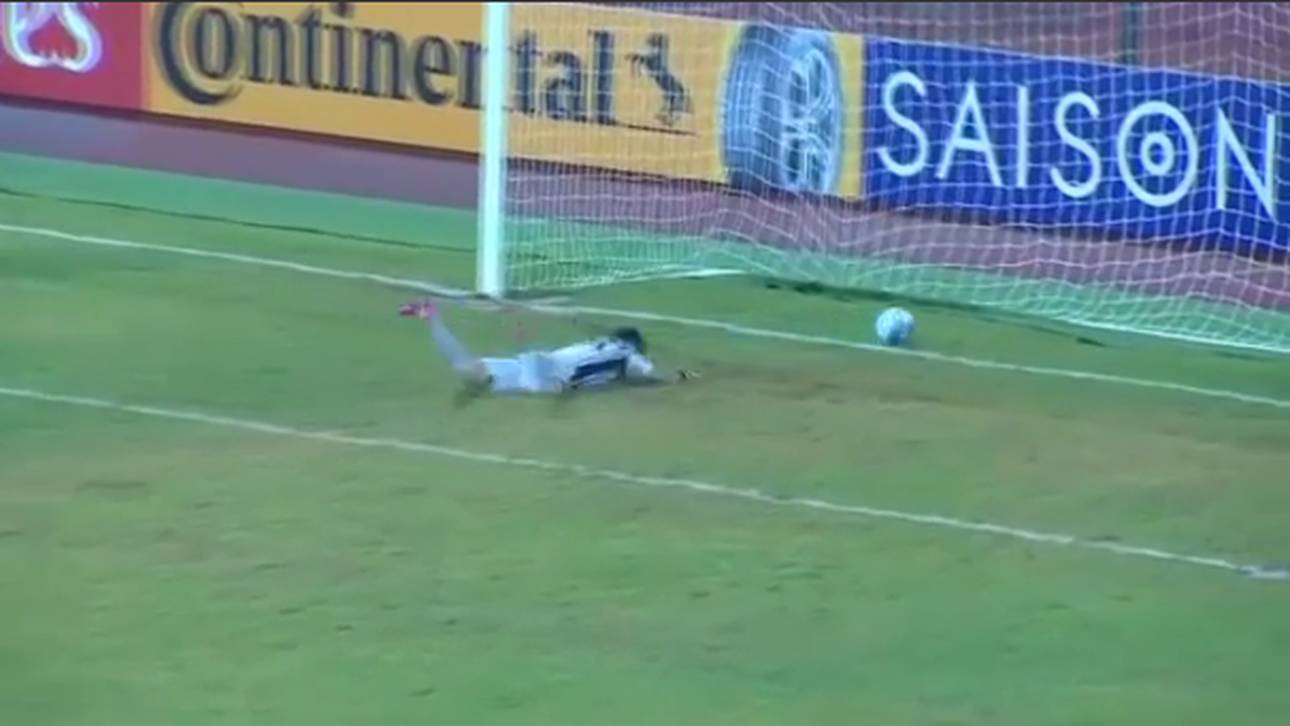 Slapstick-Gegentor: Torwart gesperrt