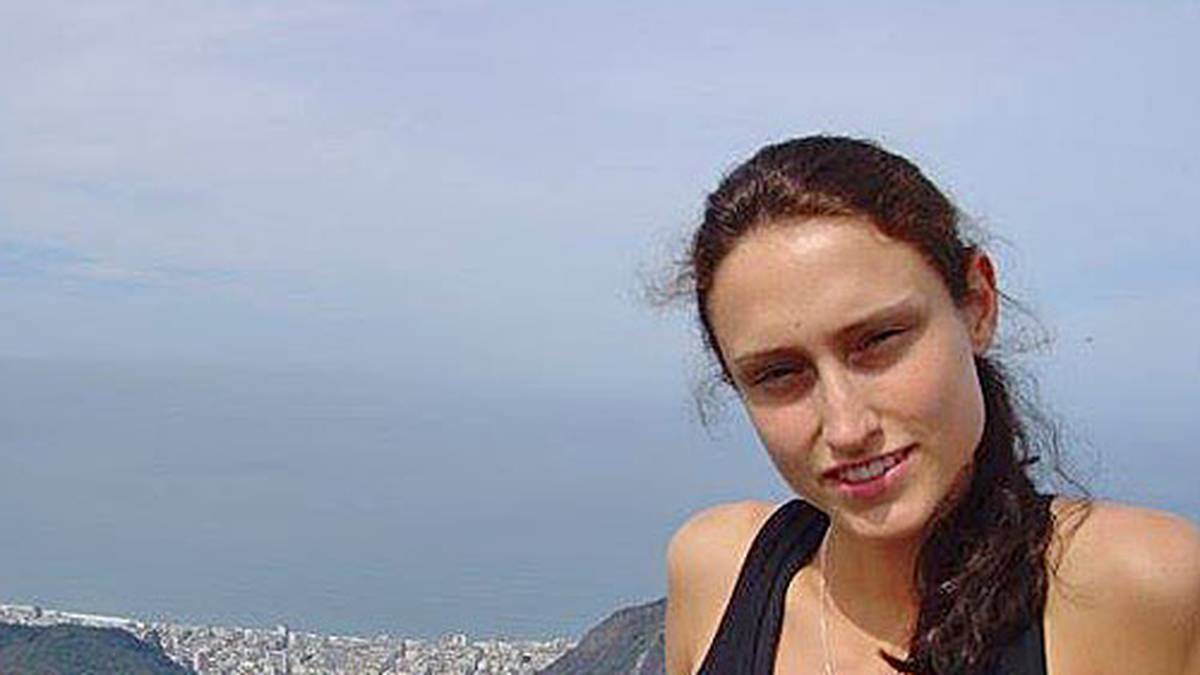 Christiane Fürst ist lieber in luftigen Höhen unterwegs: Schöner Ausblick, attraktive Frau. Auf dem Bild passt alles (Copyright: facebook.com/christiana.furst)