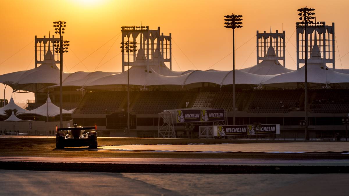 BAHRAIN, 18. November: Das Rennen auf dem Bahrain International Circuit bildet den Saisonabschluss. Das Rennen startet am späten Nachmittag und geht bis in die Nacht