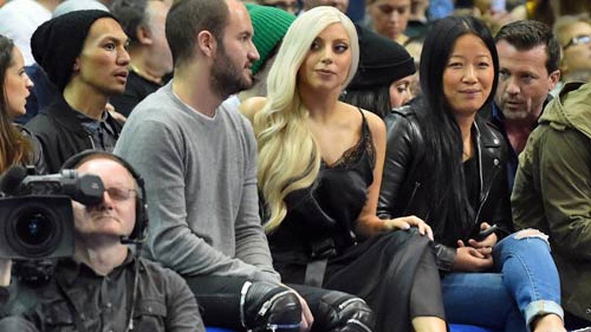 Auch Lady Gaga ist gespannt, wie sich das europäisch angehauchte Spiel des NBA-Champions gegen den deutschen Pokalsieger Berlin schlägt