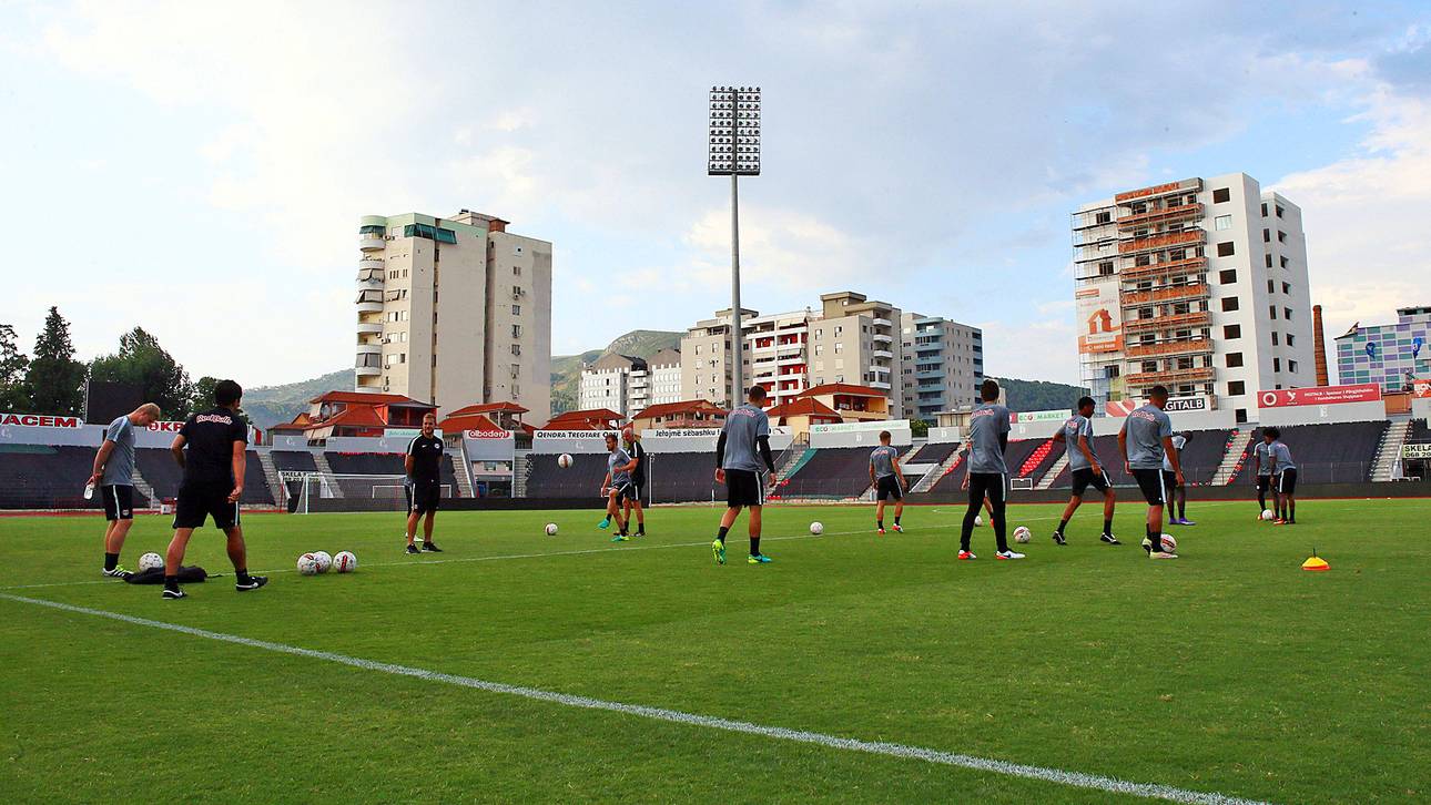 Red Bull Salzburg trainiert bei FK Partizani Tirana