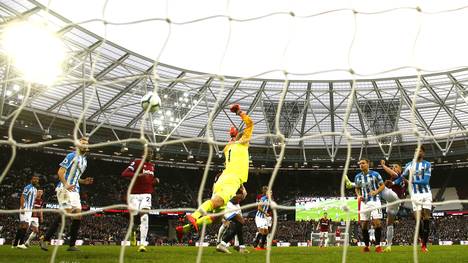 West Ham United v Huddersfield Town - Premier League