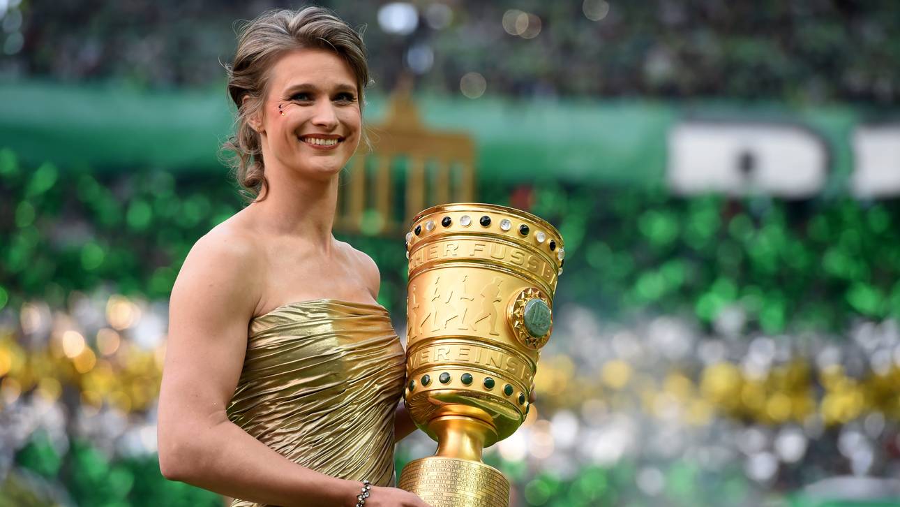 FBL-GER-CUP-DORTMUND-WOLFBURG