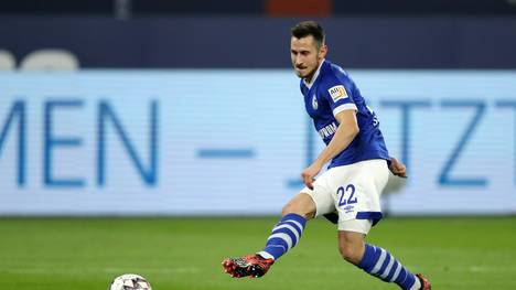 Steven Skrzybski steht in der Schalker Startelf gegen den VfB Stuttgart