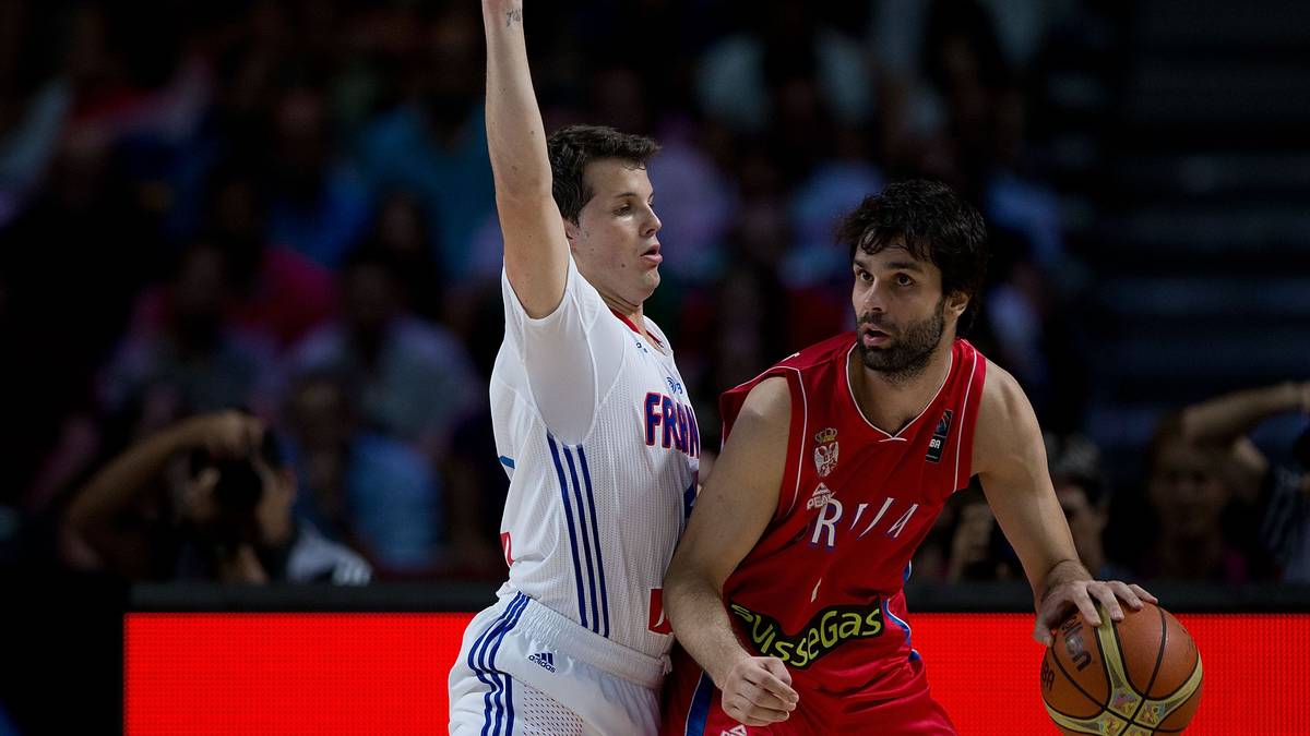 Serbien: Point Guard Milos Teodosic (ZSKA Moskau) - Der Zauberer mit dem ständigen Bettkopf ist Europas genialster Spielmacher. Im vergangenen Jahr führt er die Serben bis ins WM-Finale gegen die USA. Hat er Lust, ist Teo Weltklasse