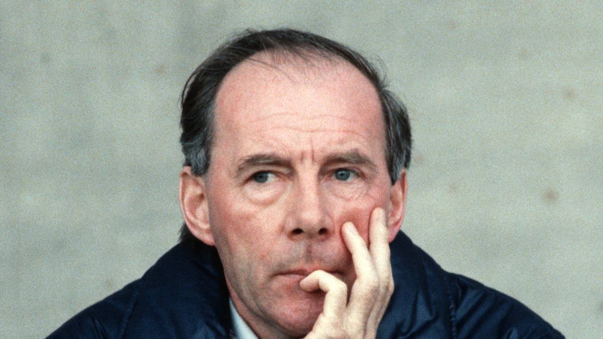 DIETRICH WEISE (4 Tage): Am 26. Oktober 1983 wird Weise in Kaiserslautern gefeuert - und ist vier Tage später neuer Eintracht-Trainer