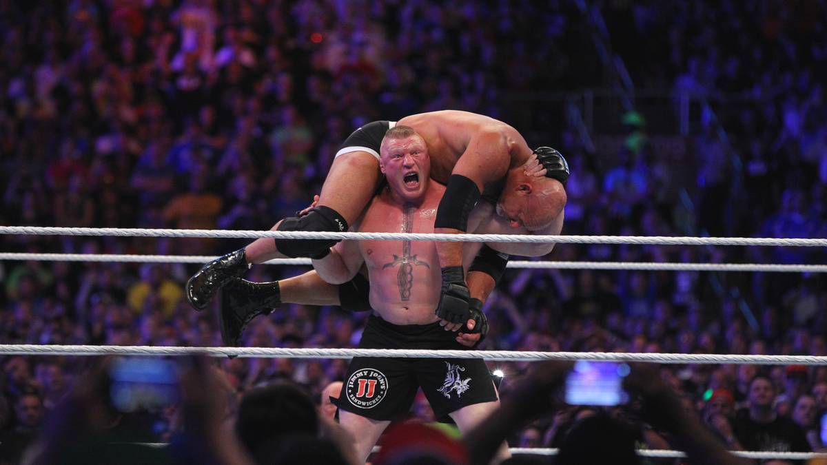 Es folgt der F-5 - und das Ende. Lesnar vernichtet Alt-Star Goldberg regelrecht
