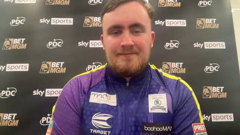 Luke Littler gewinnt die zweite Premier-League-Nacht in Folge und springt in der Tabelle auf Platz 1. Warum sich seine Freude in Grenzen hält, verrät er im Interview.