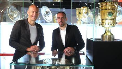 Arjen Robben (l.) und Franck Ribéry feierten zusammen beim FC Bayern München zahlreiche Erfolge