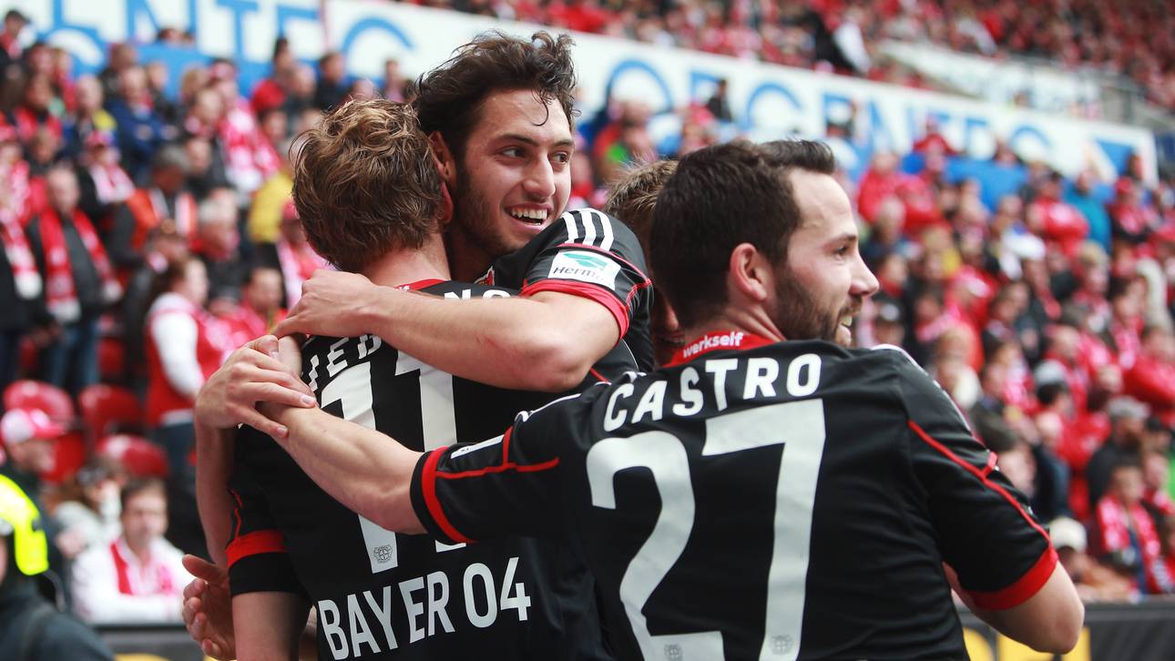 Bayer bleibt in der Spur, Spahic vor Aus