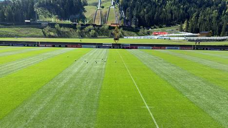 Der Rollrasen, auf dem die DFB-Stars in Seefeld trainieren, hat 80.000 Euro gekostet 