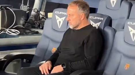 Nach dem 3:1-Sieg gegen Alavés schien Barcelona-Trainer Hansi Flick sichtlich emotional. Nun erklärte der 60-Jährige, wie es dazu kam und warum der Deutsche offensichtlich so mitgenommen war.