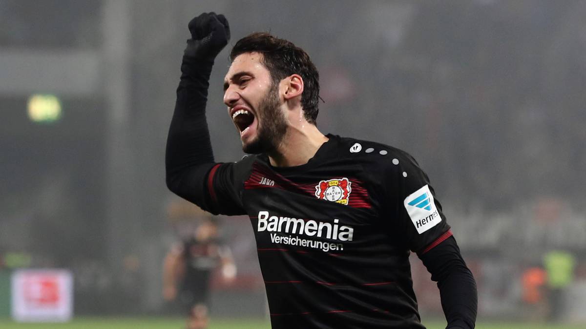 HAKAN CALHANOGLU: Mit einer Sperre von vier Monaten - und noch 100.000 Euro Bußgeld durch seinen Klub  - bestrafte die FIFA den Ex-Leverkusener in der Saison 2016/17 für eine "Jugendsünde". Hintergrund war eine Auseinandersetzung zwischen dem damals 17-Jährigen und dem türkischen Erstligisten Trabzonspor