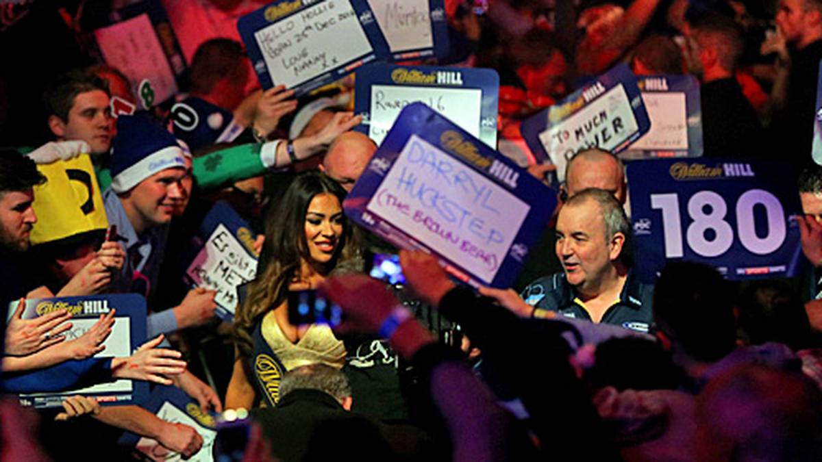 Zurück zum Sportlichen: Er will es wissen. Phil "The Power" Taylor hat bereits alles gewonnen, was es im Darts zu gewinnen gibt. Die Legende greift bei der WM nach dem 17. WM-Titel