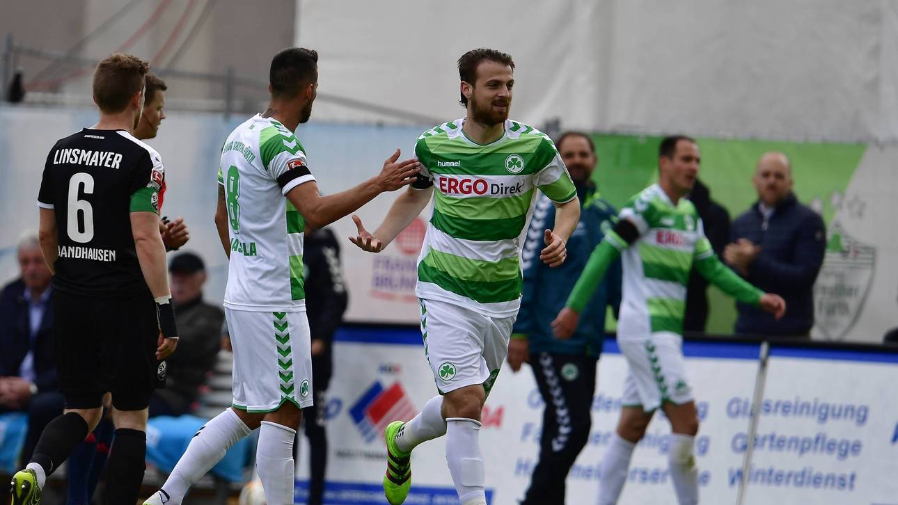 Fürth siegt klar bei Azemi-Comeback