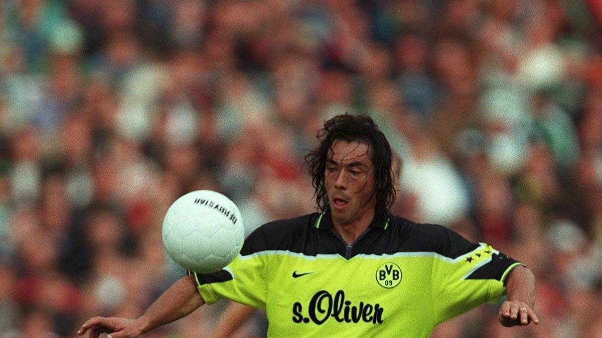 Paulo Sousa gelingt das Kunststück in aufeinanderfolgenden Jahren: 1996 mit Juventus Turin, 1997 unvergessen mit Borussia Dortmund