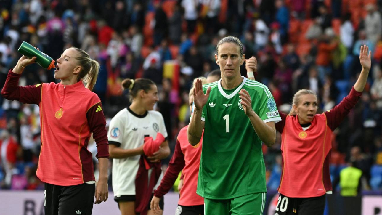 Riskantes Torwart-Spiel: Wück bittet Berger zum Gespräch