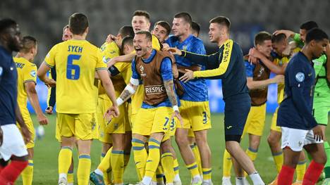 Ukrainische Spieler jubeln über den Halbfinal-Einzug