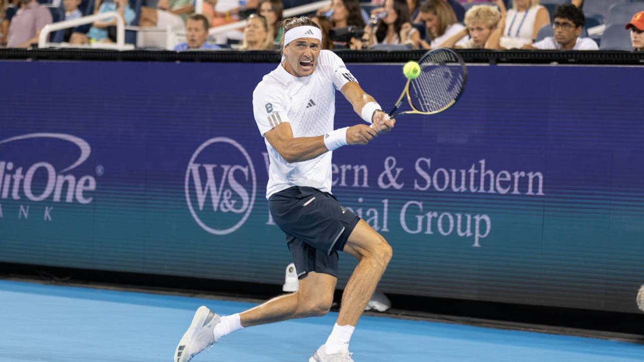 Zverev trotzt Fehlstart und siegt