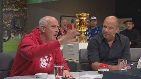 Spielen die Bayern eine durchschnittliche oder gar schlechte Saison? Mario Basler kann die Kritik gegen die Bayern nicht nachvollziehen und redet sich in Rage.