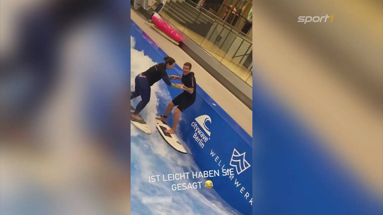 Ein Model reitet die Erfolgswelle