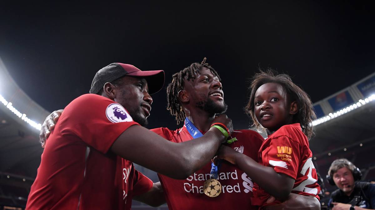 ITALIEN – GAZZETTA DELLO SPORT: "Liverboom! Nach zwei verlorenen CL-Titeln feiert Klopp jetzt einen verdienten Triumph. Mit Pragmatismus und Intelligenz erobert er beim dritten Mal den Champions-League-Titel. Die Wunde des verlorenen Finals im vergangenen Jahr ist geheilt." 