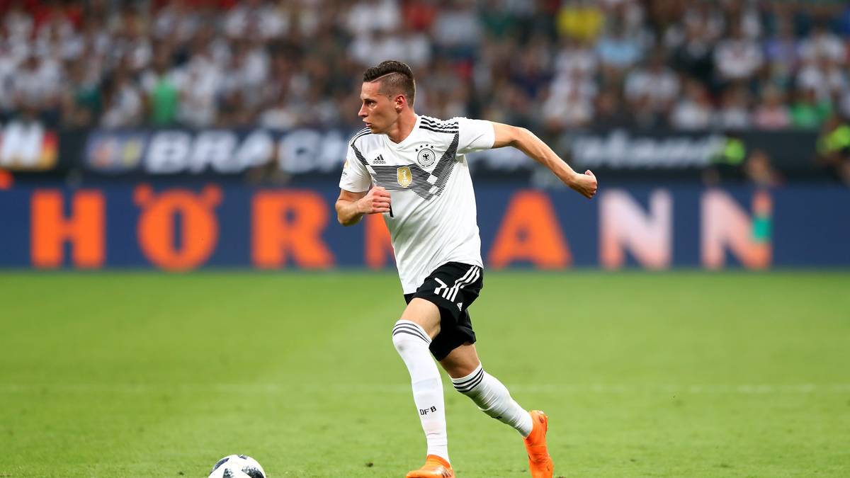 JULIAN DRAXLER vs. HIRVING LOZANO: Dass PSG-Star Draxler von Beginn an spielt, verriet Bundestrainer Jogi Löw bereits. Draxler sucht oft das Eins-gegen-Eins, macht es sich manchmal schwerer als nötig. Dennoch bringt Draxler mit seiner Athletik und seinem Können alles mit, um bei der WM zu überraschen