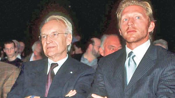 Wenn der FC Bayern ruft, kommen auch Prominente aus Politik und anderen Sportarten. Für Edmund Stoiber (l.) und Boris Becker sind Plätze in der vordersten Reihe reserviert