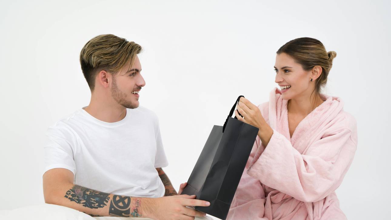 Was schenkt man einem Mann an Weihnachten? – Die besten Geschenke für Väter, Brüder, Freunde und Onkel