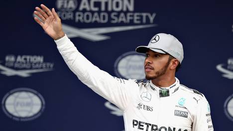 Lewis Hamilton hängt in der Fahrerwertung Nico Rosberg im Nacken