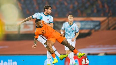 Memphis Depay (v.) traf für die Niederlande zum 2:0 gegen Norwegen