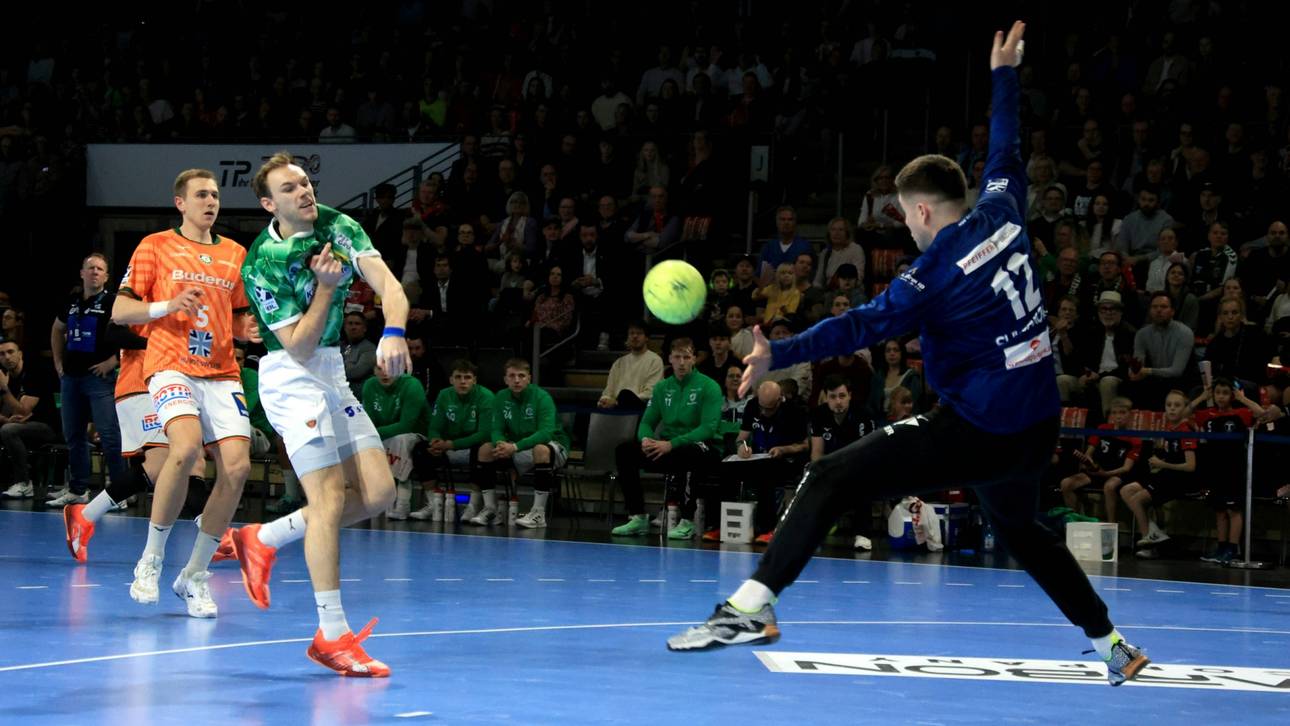 Füchse bleiben an Melsungen dran