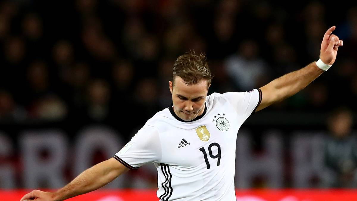 MARIO GÖTZE: In Abwesenheit von Özil durfte der Dortmunder auf der Zehn ran, war in den ersten 20 Minuten aber kaum zu sehen. Dann deutlich engagierter mit der schönen Vorarbeit für Hectors 3:0. In der zweiten Halbzeit zunächst wieder abgetaucht, dann mit dem feinen Assist zum 5:0. SPORT1-Note 3