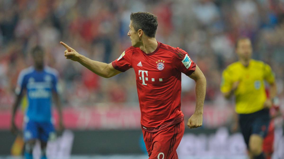 So dauert es nicht lange, bis die Bayern wieder erfolgreich sind: Robert Lewandowski erhöht auf 2:0... 