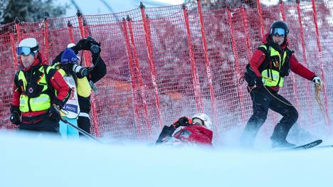 Petra Vlhova nach ihrem Sturz in Jasna