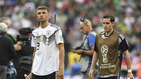 Thomas Müller (l.) und die DFB-Auswahl stehen gegen Schweden unter Druck