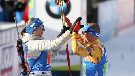 Franziska Preuß und Erik Lesser durften sich über Silber in der Single-Mixed-Staffel freuen