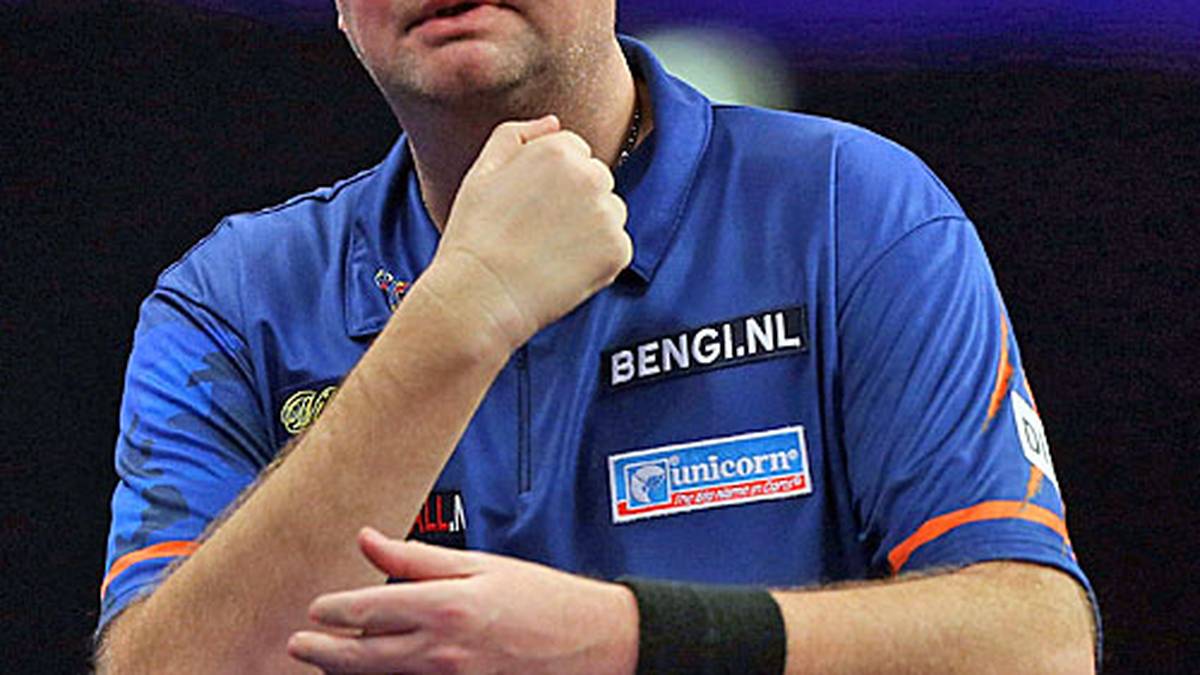 Raymond van Barneveld scheidet verdient aus, kann aber mit seinem Turnier zufrieden sein. Gegen Phil Taylor war er chancenlos